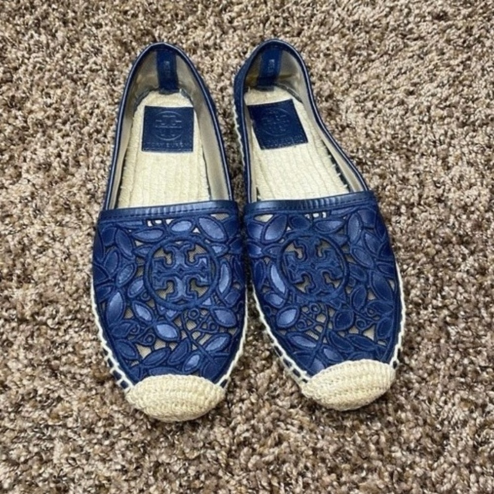 Tory Burch Embroidered Lace Rhea Floral Espadrilles Navy Blue Size 5
